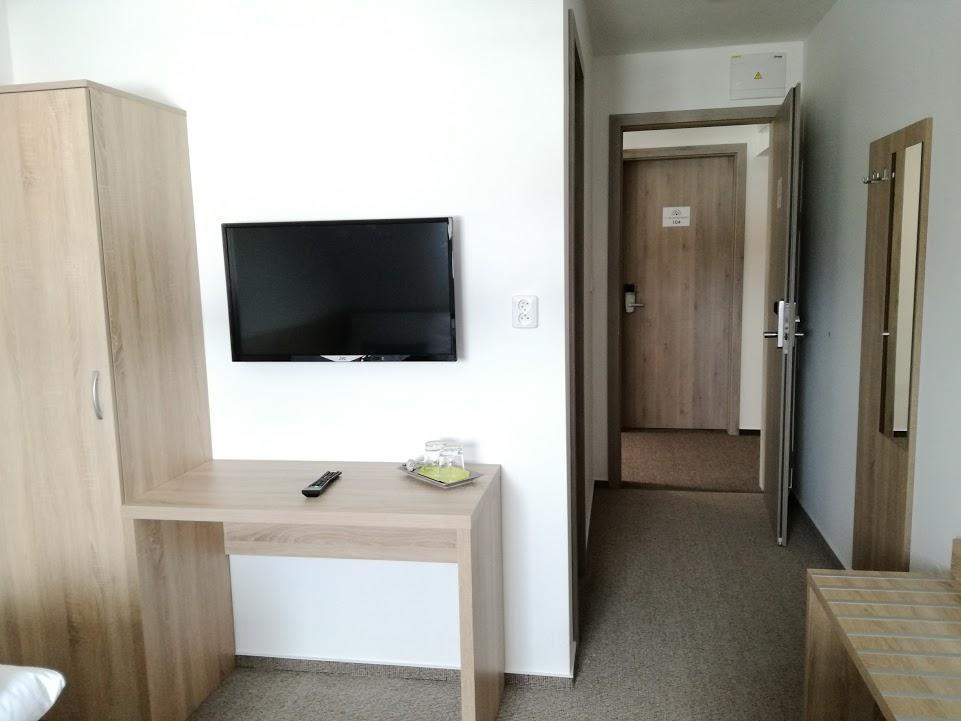 Club Apartments เชลาดนา ภายนอก รูปภาพ